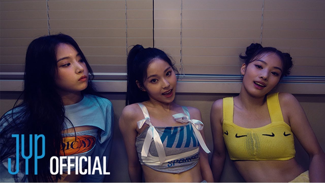 'JYP Rookie Girl Group' Jinni, Jiwoo, and Kyujin, additional dance